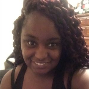 Meet your Posher, Monique